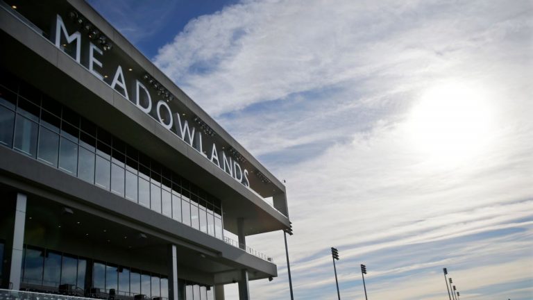 Бич Гласс выигрывает $600 000 Meadowlands Pace